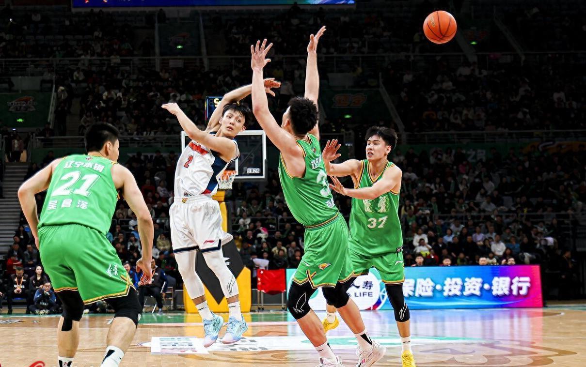 500万彩票网-30分大败！辽篮两点不如广东，亨特首秀没亮点，杨鸣赛后发火