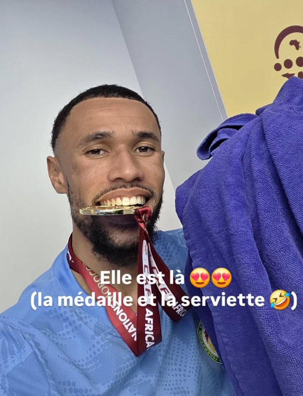 500万网彩票-塞内加尔总理接见球队时打趣替补门将：你毛巾呢？